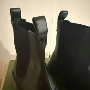 Gucci | Shoes | Gucci Sierra Black Calf Leather Chelsea  display picture 2